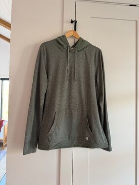 Vuori Men's Sunday Element Hoodie - heather olive green